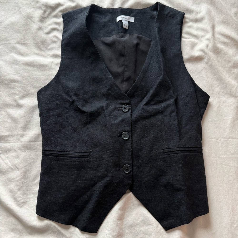 Nine West Black Sleeveless Vest